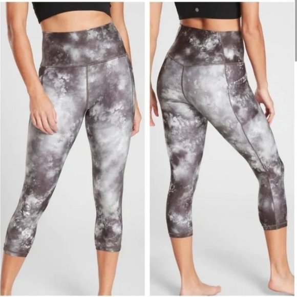 Athleta Pants - Athleta Salutation Stash Pocket II Supernova Capri Leggings